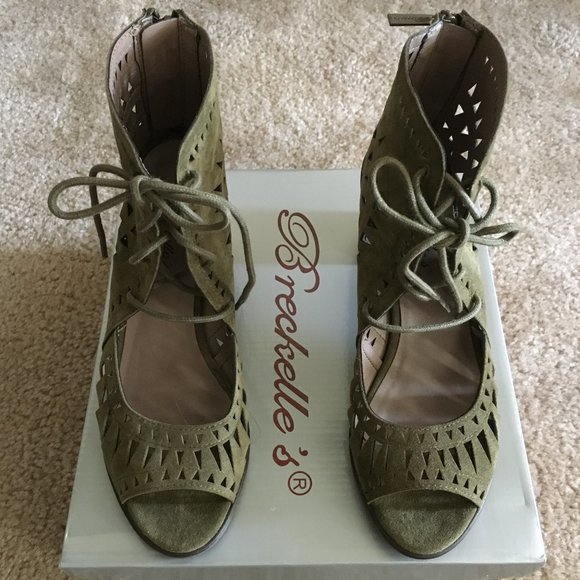 New Breckelles Cut Out Olive Booties Size 5.5 & 8 USA - Picture 4 of 4